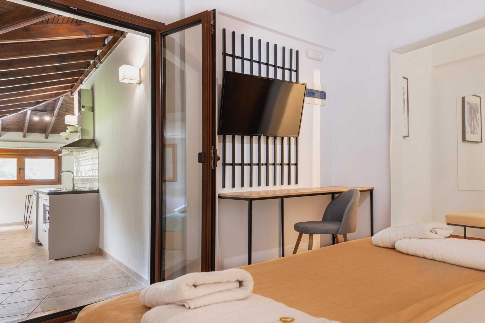 Komitsa Luxury Apartments Nea Roda Pokój zdjęcie