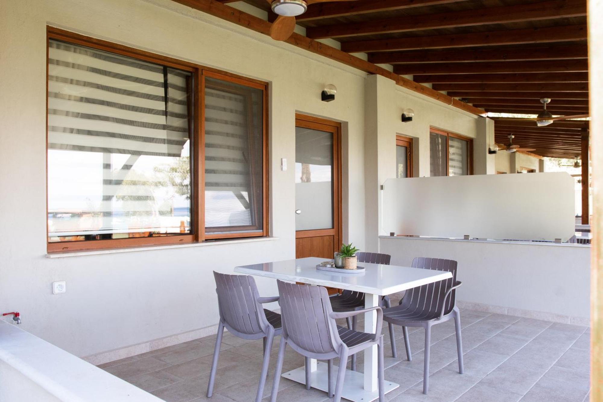 Komitsa Luxury Apartments Nea Roda Zewnętrze zdjęcie